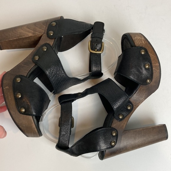 Stuart Weitzman T-Straps Black Leather Wood Heels Studded Sandals SZ 7.5 Party - Picture 15 of 16